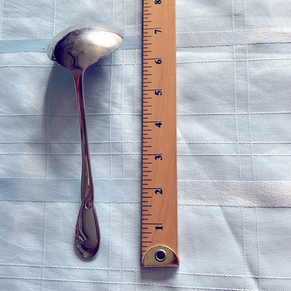 Oneida CALLA LILY Stainless Deluxe Gravy Ladle Flatware Silverware Pre Owned - Picture 2 of 4